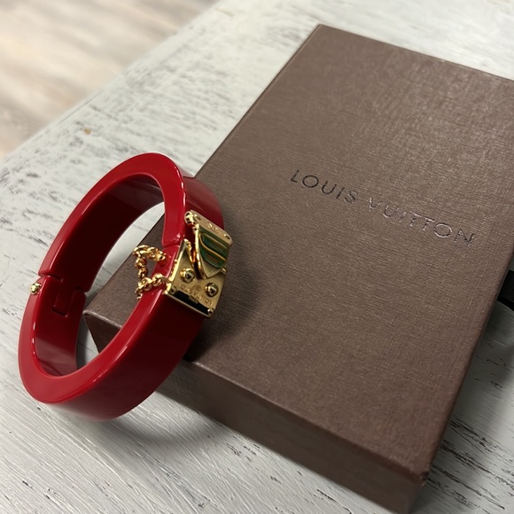 Louis Vuitton Lock Me Bracelet - Picture 9 of 12